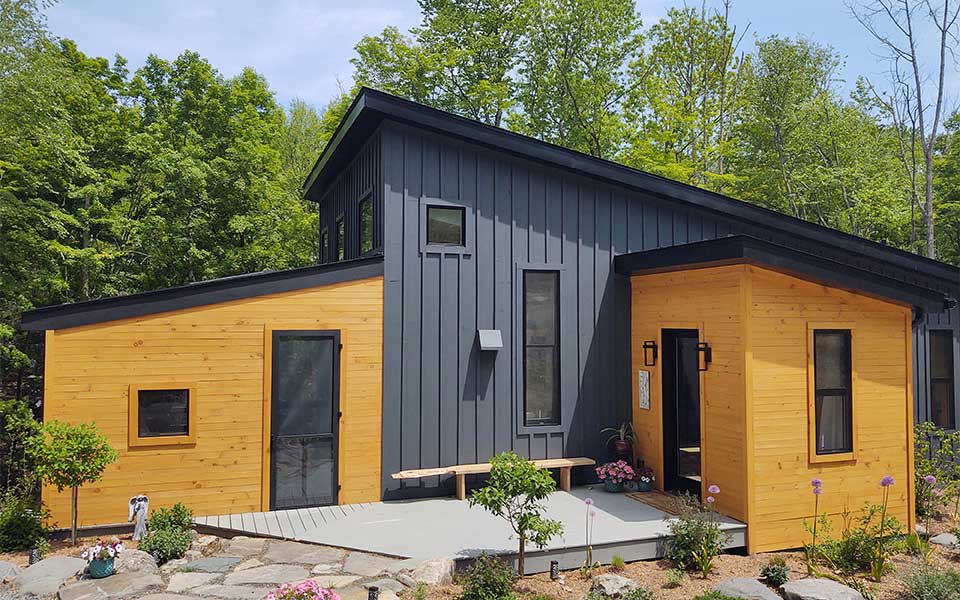 modern house made of shipping container and wood material 2